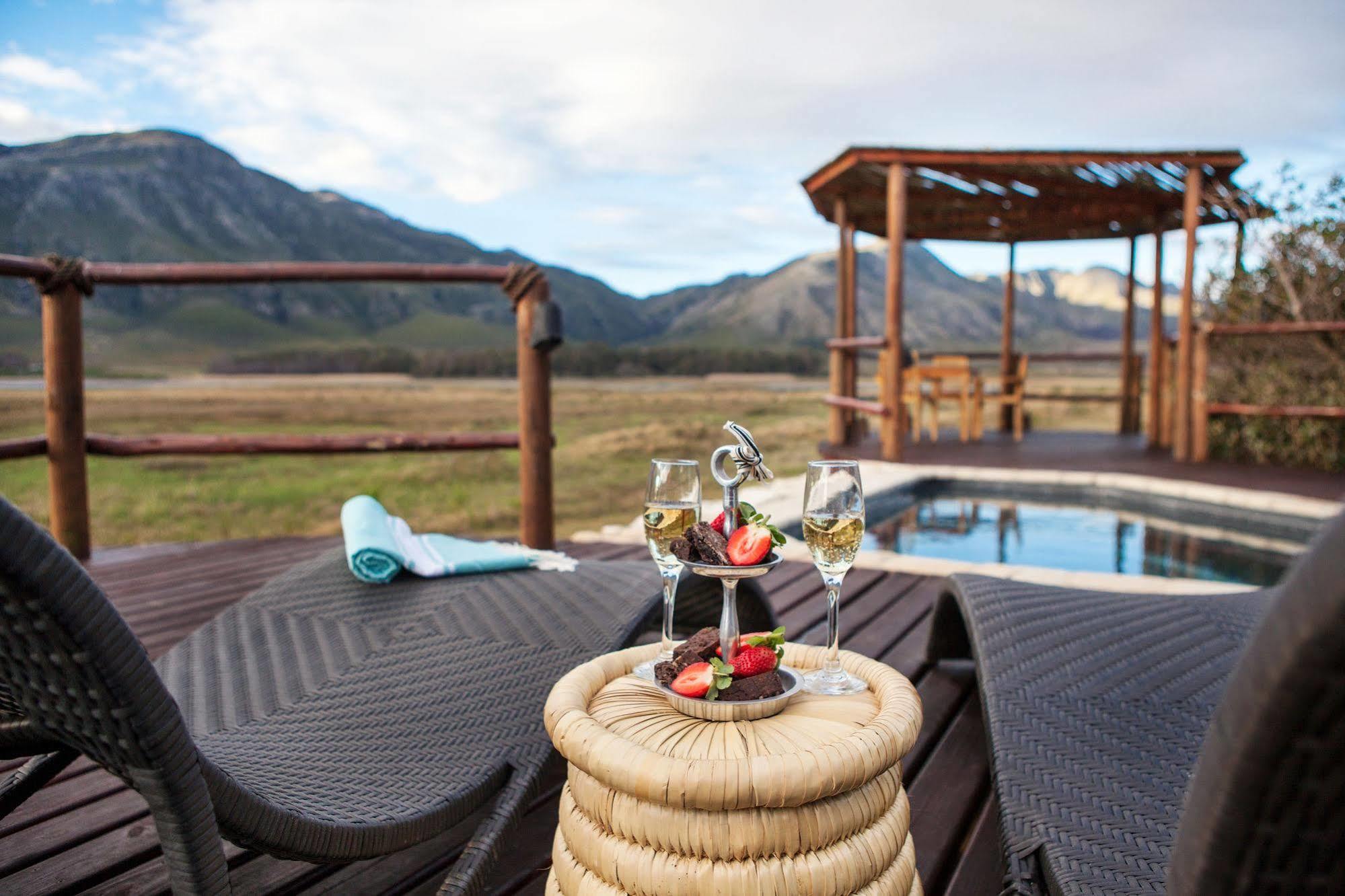 Mosaic Lagoon Lodge Stanford Luaran gambar